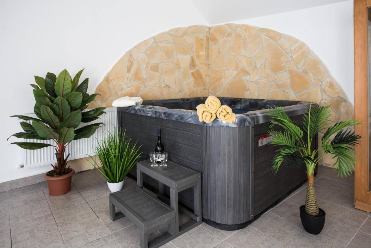 Csigahaz Apartman Печ Екстериор снимка