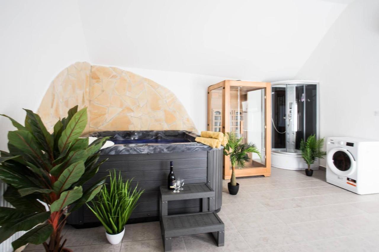 Csigahaz Apartman Печ Екстериор снимка